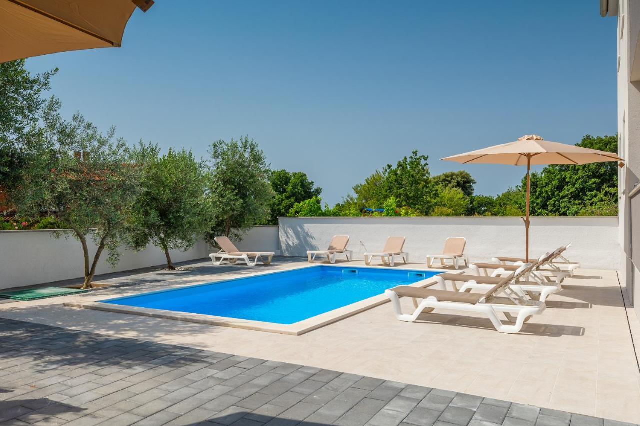 Apartments Medulin 2217 Экстерьер фото