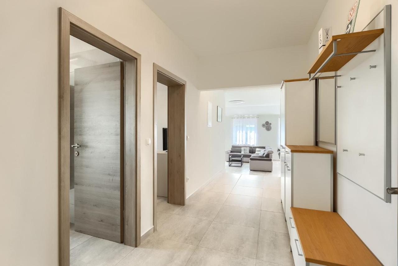 Apartments Medulin 2217 Экстерьер фото