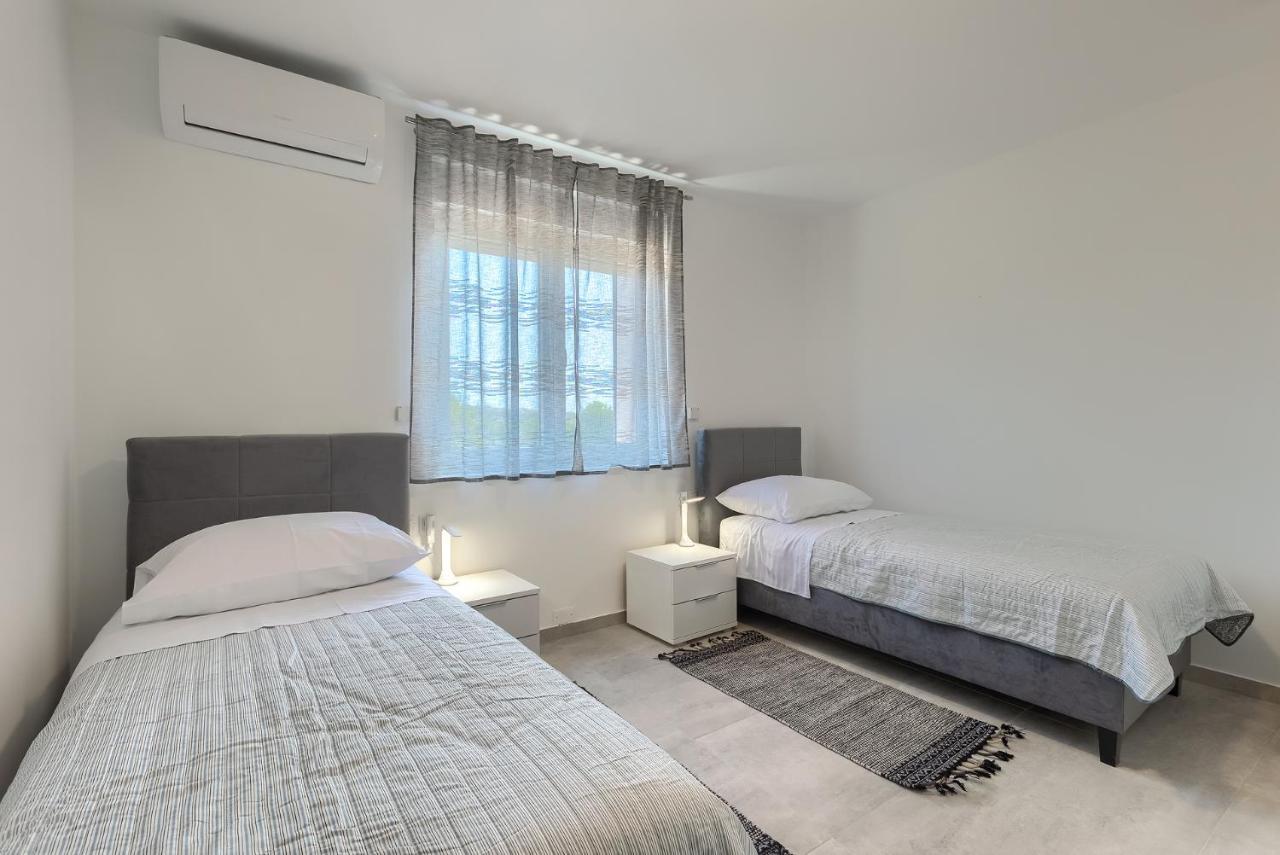 Apartments Medulin 2217 Экстерьер фото