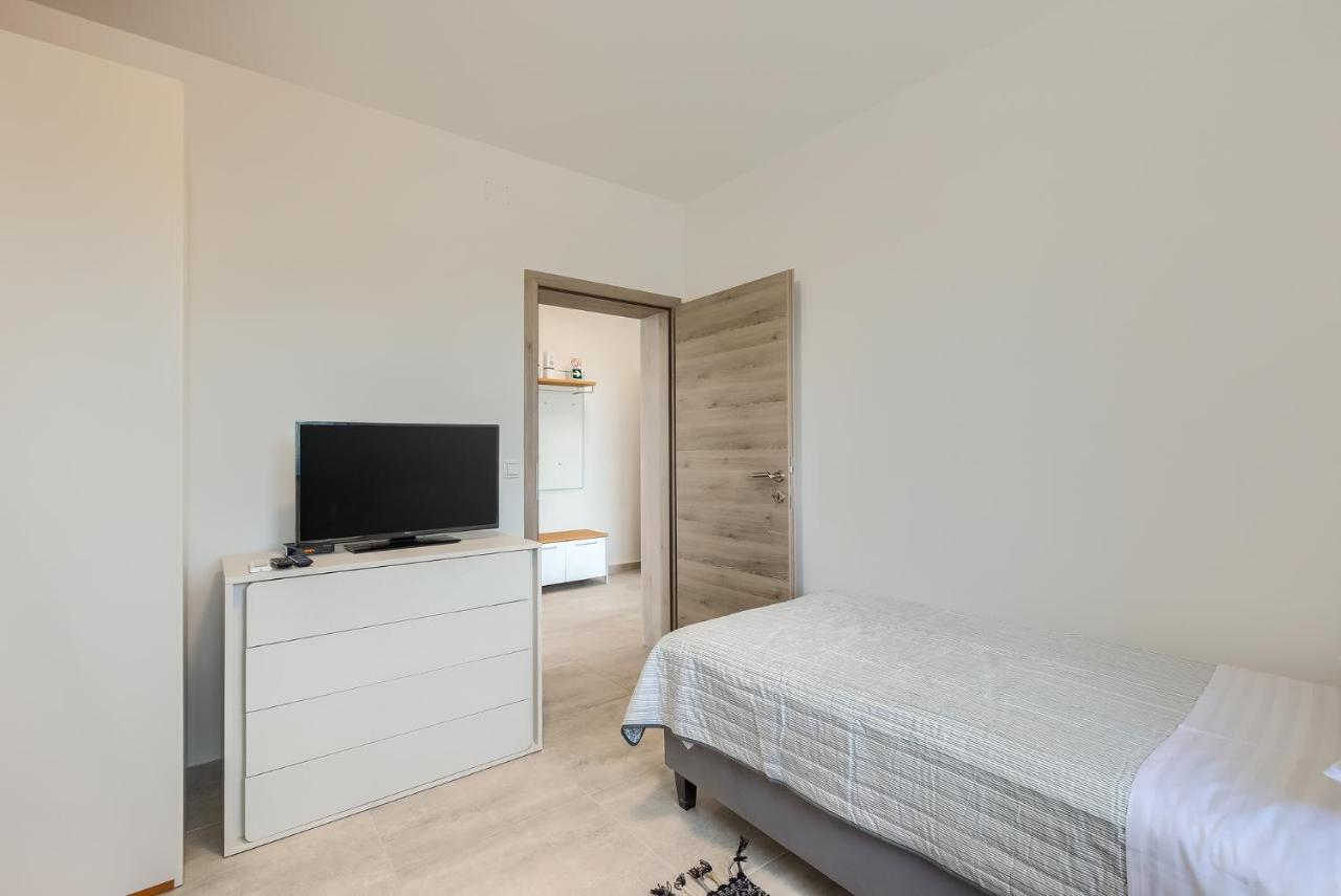 Apartments Medulin 2217 Экстерьер фото