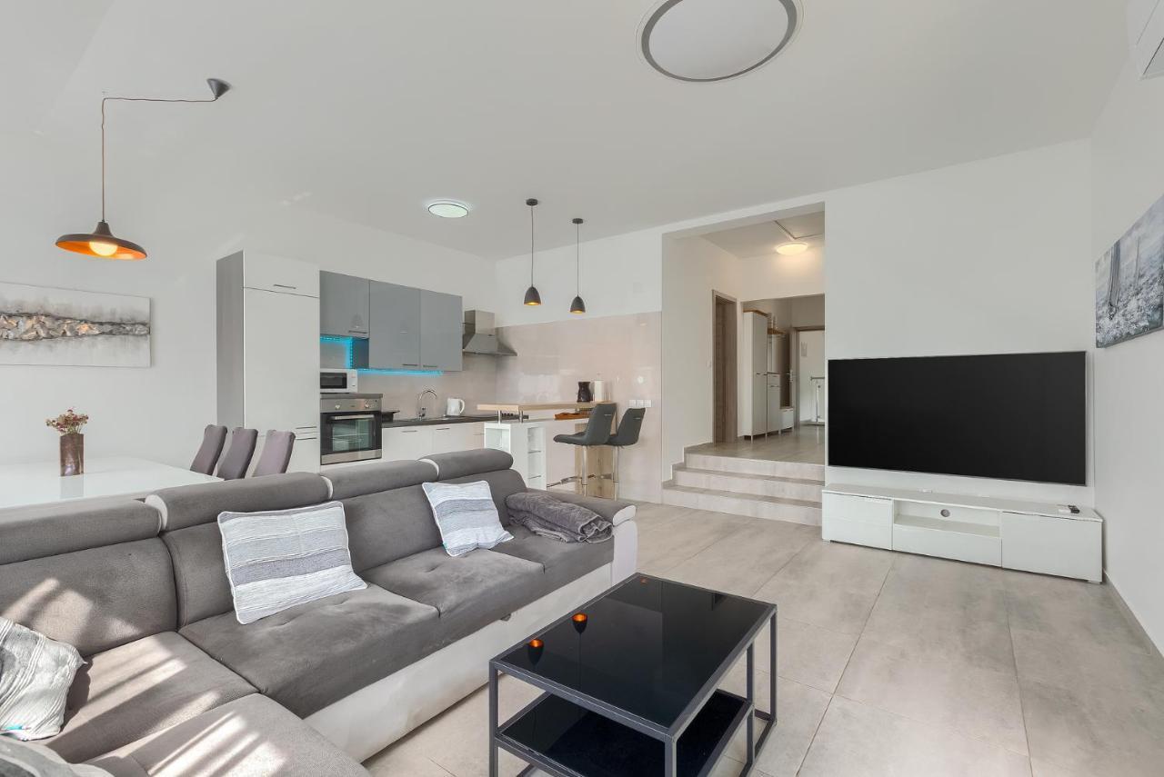 Apartments Medulin 2217 Экстерьер фото