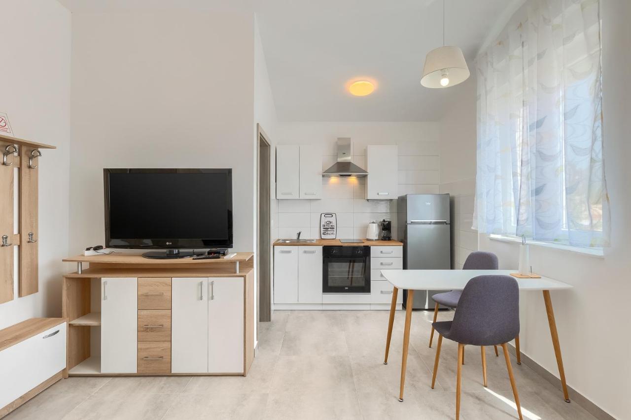 Apartments Medulin 2217 Экстерьер фото